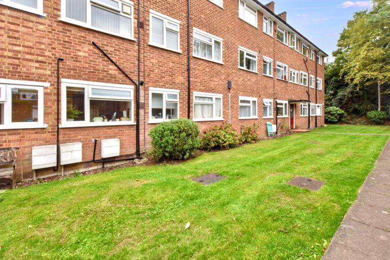 Communal Back Garden- click for photo gallery